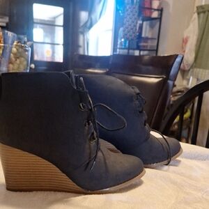 Stylish Women's Wedge Ankle Boots